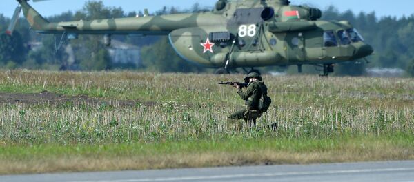Un soldat participe aux exercices Zapad 2017 - Sputnik Afrique