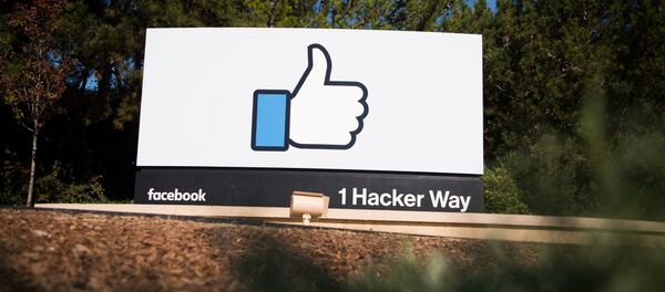 Facebook commence à tester la reconnaissance faciale pour débloquer des comptes - Sputnik Afrique