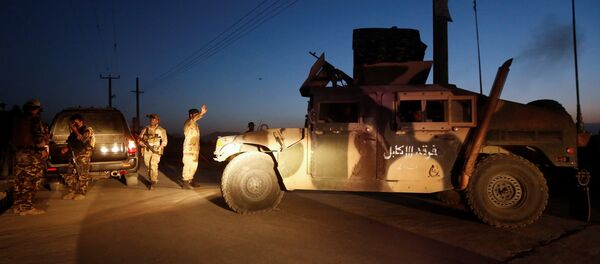 Afghan security forces keep watch at the site of an attack and gun fire between insurgents and Afghan forces in Kabul - Sputnik Afrique