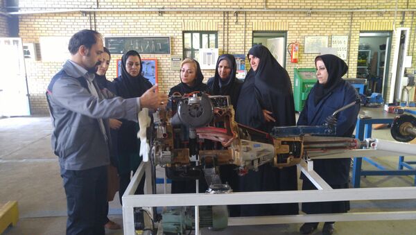 Cours pour femmes-mécaniciennes en Iran - Sputnik Afrique