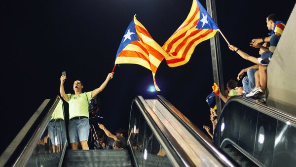 Une manifestation en faveur du référendum d'indépendance catalane à Barcelone - Sputnik Afrique