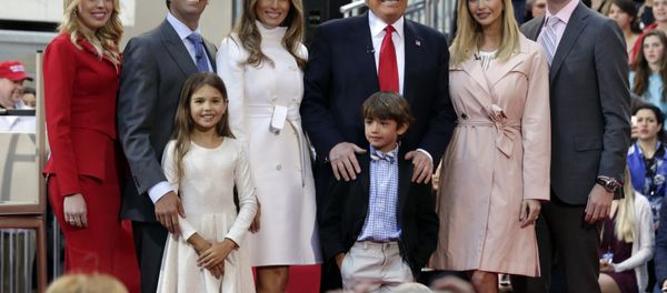 Les contribuables US payent au prix fort les vacances de la famille Trump Les contribuables US payent au prix fort les vacances de la famille Trump - Sputnik Afrique