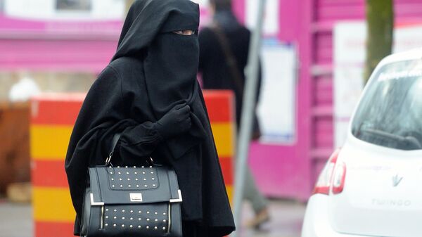 Woman wearing a niqab (file) - Sputnik Afrique