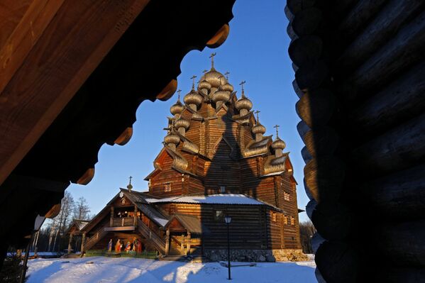 Chefs d’œuvre de l’architecture religieuse en bois de la Russie - Sputnik Afrique