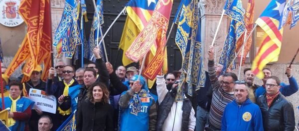 Manifestazione davanti al Consolato spagnolo a Verona. - Sputnik Afrique