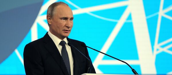 Vladimir Poutine au forum international «La semaine russe de l’énergie» - Sputnik Afrique