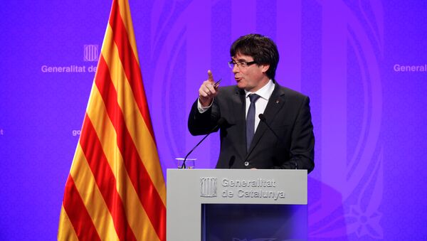 Catalan President Carles Puigdemont speaks during a news conference at Generalitat Palace in Barcelona - Sputnik Afrique