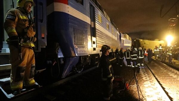 Au moins 16 morts dans une collision train/bus au nord-est de Moscou - Sputnik Afrique