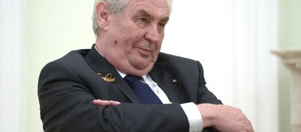 9 мая 2015. Президент Чешской Республики Милош Земан во время встречи с президентом России Владимиром Путиным в Кремле. - Sputnik Afrique
