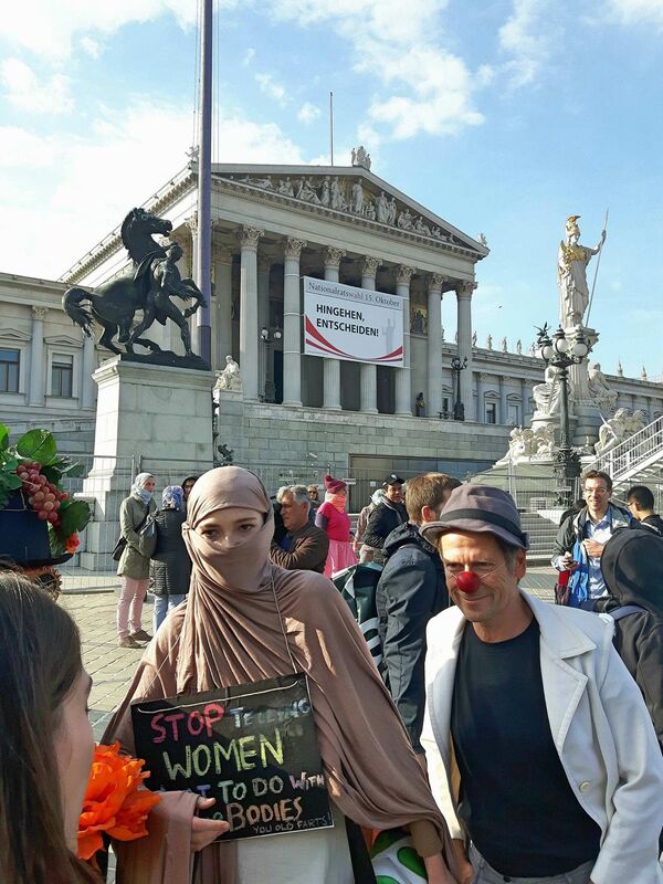 Loi anti-dissimulation du visage en Autriche: les clowns réagissent - Sputnik Afrique