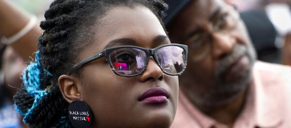 La marque Dove encore une fois en milieu d'un scandale raciste La marque Dove encore une fois en milieu d'un scandale raciste - Sputnik Afrique