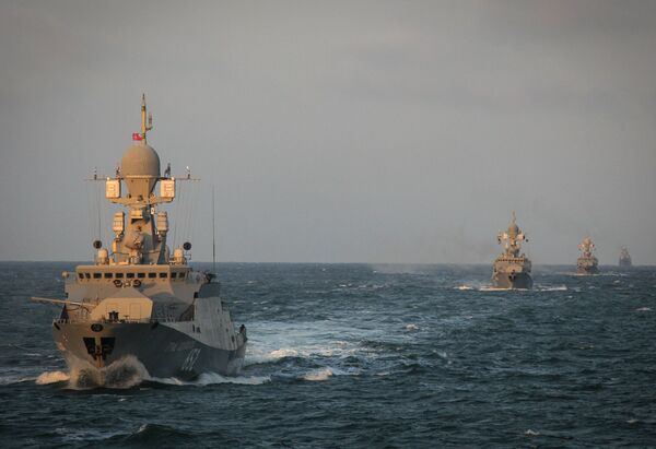 La corvette lance-missiles Grad Sviïajsk lors des exercices de la flottille de la Caspienne. - Sputnik Afrique
