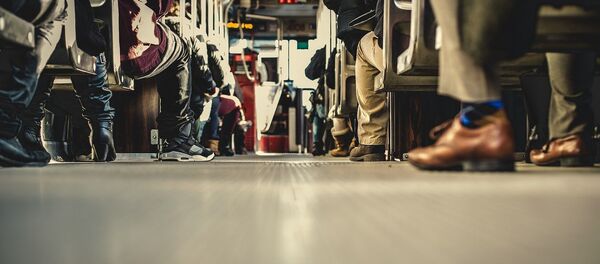 Dans un bus - Sputnik Afrique