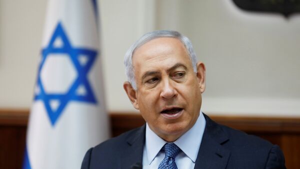 Israeli Prime Minister Benjamin Netanyahu attends the weekly cabinet meeting in Jerusalem September 10, 2017 - Sputnik Afrique