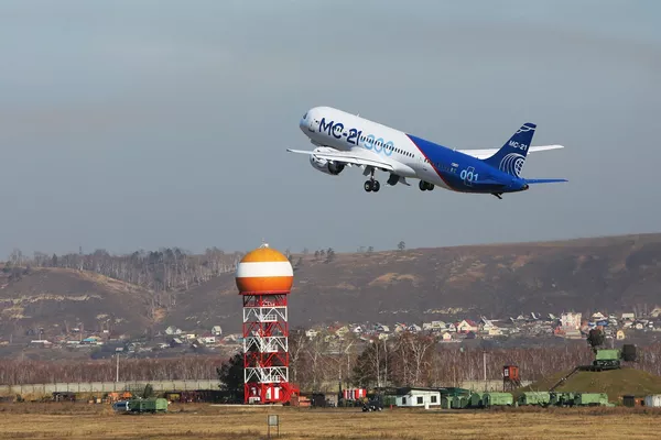 Le premier long trajet de l’avion de ligne moyen-courrier MS-21 Le premier long trajet de l’avion de ligne moyen-courrier MS-21 - Sputnik Afrique