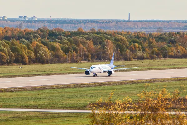 Le premier long trajet de l’avion de ligne moyen-courrier MS-21 Le premier long trajet de l’avion de ligne moyen-courrier MS-21 - Sputnik Afrique