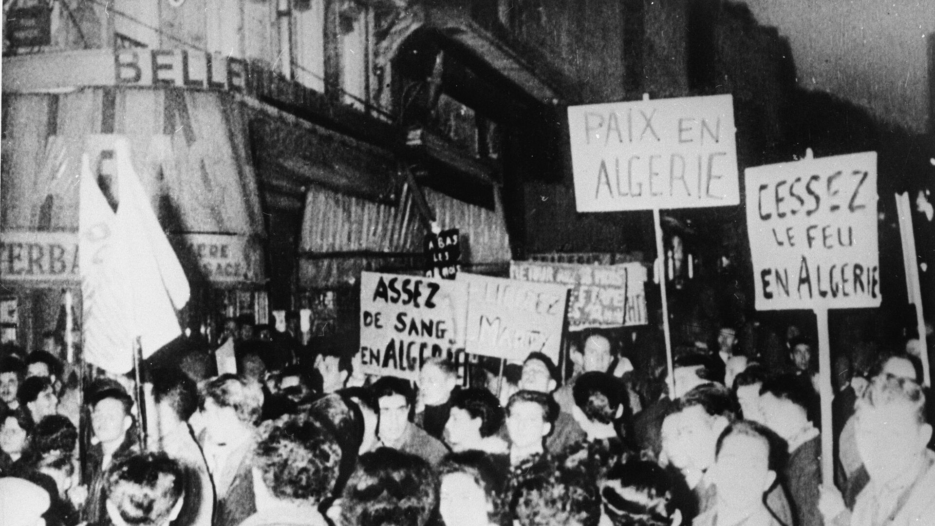 la manifestation contre la guerre en Algérie - Sputnik Afrique, 1920, 10.12.2021