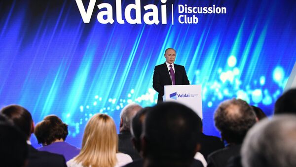 Vladimir Poutine lors de son discours tenu dans le club de Valdaï à Sotchi - Sputnik Afrique