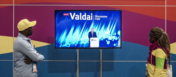 Трансляция выступления В. Путина на заседании клуба Валдай - Sputnik Afrique