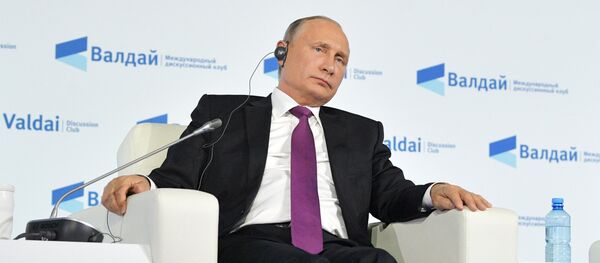Президент РФ В. Путин принимает участие в итоговой сессии Международного дискуссионного клуба Валдай - Sputnik Afrique