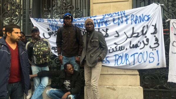Migrants à Paris - Sputnik Afrique