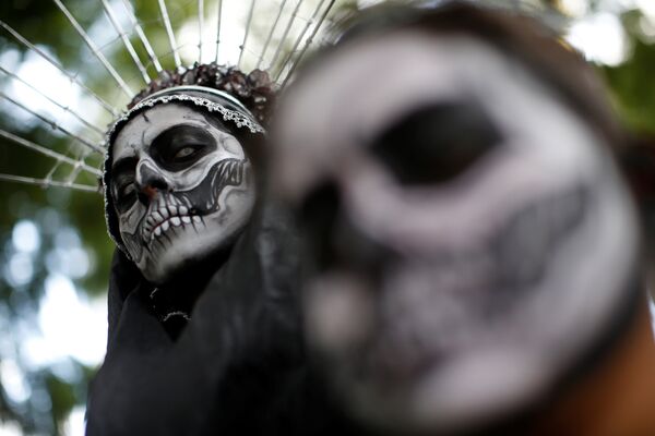 Le défilé Catrina la veille du Jour des morts à Mexico - Sputnik Afrique