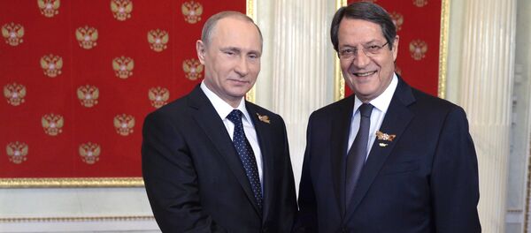 President Vladimir Putin, left, and President of Cyprus Nicos Anastasiades during the welcome reception for foreign delegation heads and honorary guests in the Kremlin (File) - Sputnik Afrique