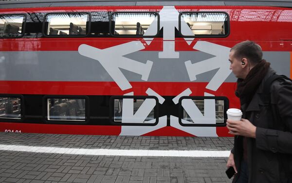 Le lancement des trains à deux niveaux qui desservent les lignes ferroviaires reliant Moscou à ses aéroports a eu lieu vendredi à la gare de Kiev. - Sputnik Afrique
