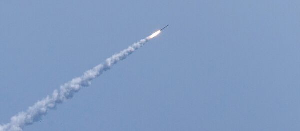 Le sous-marin Veliki Novgorod frappe Daech en Syrie aux missiles Kalibr (archive photo) - Sputnik Afrique