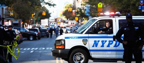 Police block off the street after a shooting incident in New York City, U.S. October 31, 2017. - Sputnik Afrique