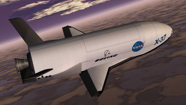 Artist's concept of X-37 flying through the clouds. - Sputnik Afrique