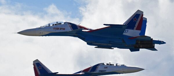 Des chasseurs polyvalents Su-30 (image d'archives) - Sputnik Afrique