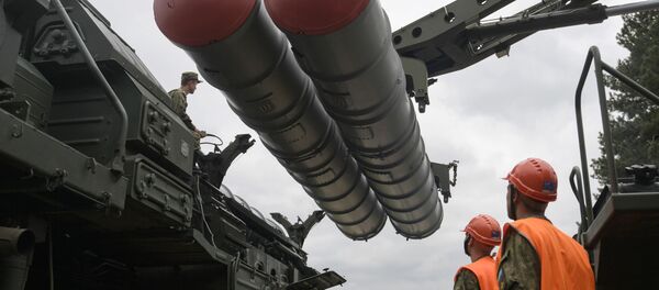 Un système de missiles sol-air S-400 Triumph - Sputnik Afrique