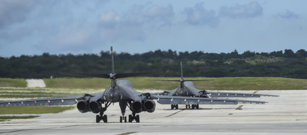 B-1B Lancers at Anderson AIr Force Base in Guam B-1B Lancers at Anderson AIr Force Base in Guam - Sputnik Afrique