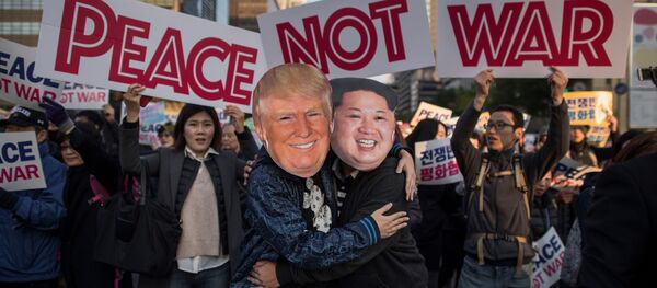 Des milliers de Sud-Coréens manifestent contre Trump et pour la paix à Séoul - Sputnik Afrique