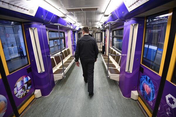 Nouveau train thématique du métro moscovite «La Russie orientée vers l’avenir» - Sputnik Afrique