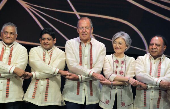 Les dirigeants en habits traditionnels lors des sommets de l’ASEAN - Sputnik Afrique