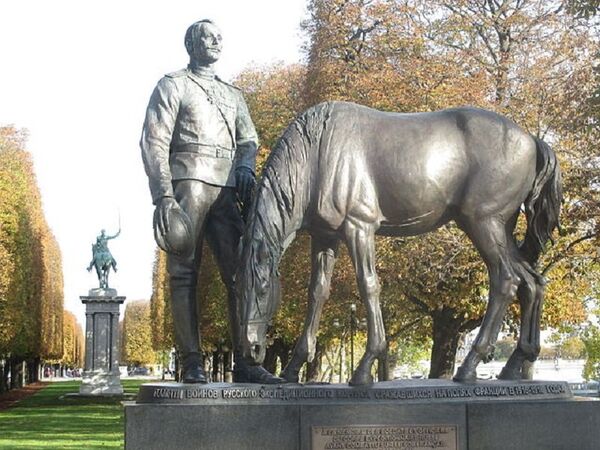 Monument au corps expéditionnaire russe Monument au corps expéditionnaire russe - Sputnik Afrique