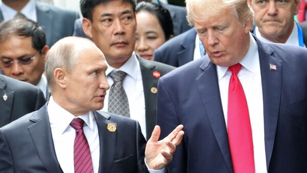 Vladimir Poutine et Donald Trump lors du sommet de l'APEC - Sputnik Afrique