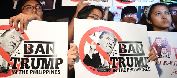 centaines de manifestants à Manille - Sputnik Afrique