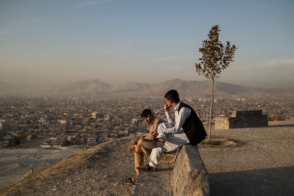 Des habitants de Kaboul se reposent. - Sputnik Afrique