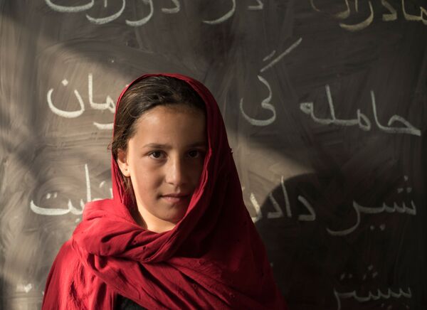 Une élève de l’école pour anciens enfants des rues Aschiana à Kaboul. - Sputnik Afrique