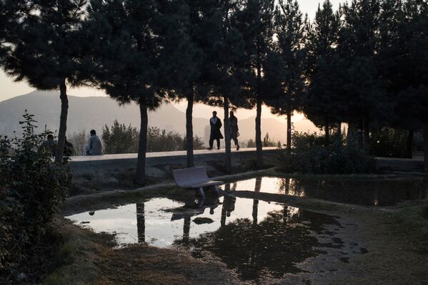 Des gens dans une rue de Kaboul. - Sputnik Afrique