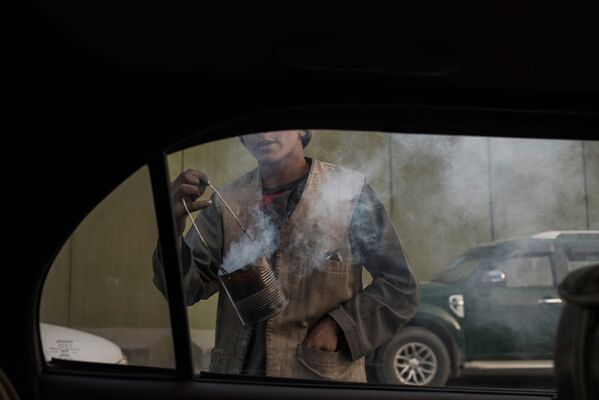 Un vendeur ambulant dans une rue de Kaboul. - Sputnik Afrique