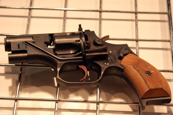 Revolver silencieux OTs-38 Revolver silencieux OTs-38 - Sputnik Afrique