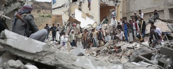 Une maison de Sanaa détruite par une frappe aérienne de la coalition dirigée par Riyad - Sputnik Afrique