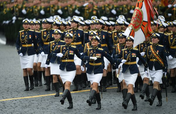 Un défilé à l'occasion du 72e anniversaire de la Victoire dans la Grande guerre patriotique Un défilé à l'occasion du 72e anniversaire de la Victoire dans la Grande guerre patriotique - Sputnik Afrique