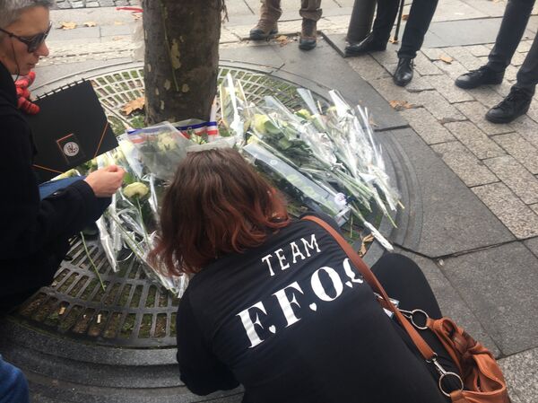 Une manifestation de soutien aux forces de l’ordre à Paris - Sputnik Afrique