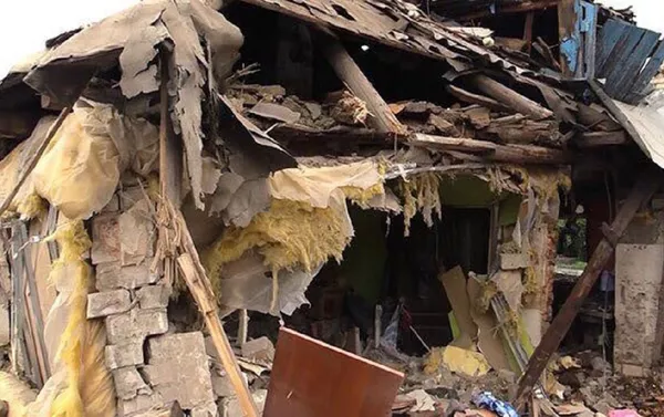 La maison d’Anna Tuv ou ont péris les membres de sa famille La maison d’Anna Tuv ou ont péris les membres de sa famille - Sputnik Afrique