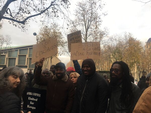 Une manifestation contre l'esclavage en Libye se déroule à Paris Une manifestation contre l'esclavage en Libye se déroule à Paris - Sputnik Afrique